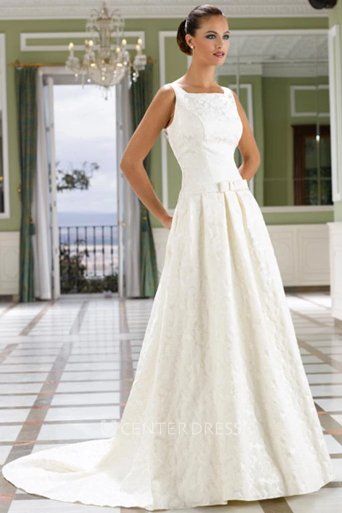 A-Line Bateau Sleeveless Maxi Bowed Lace Wedding Dress With Court Train And Low-V Back