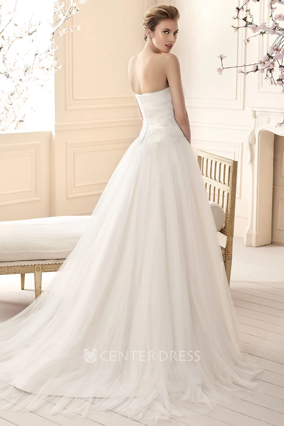 A-Line Floor-Length Appliqued Strapless Sleeveless Tulle Wedding Dress With Pleats