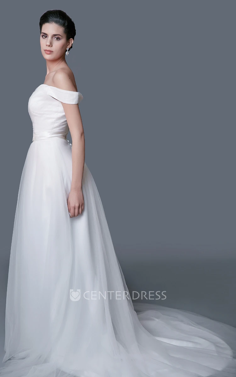 Elegant Off-the-shoulder A-line Tulle Wedding Dress