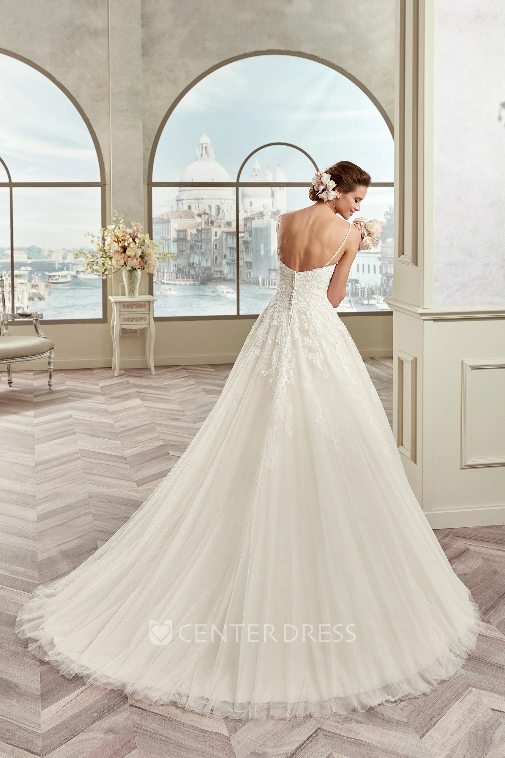 Sweetheart A-line Wedding Gown with Spaghetti Straps and Flowers