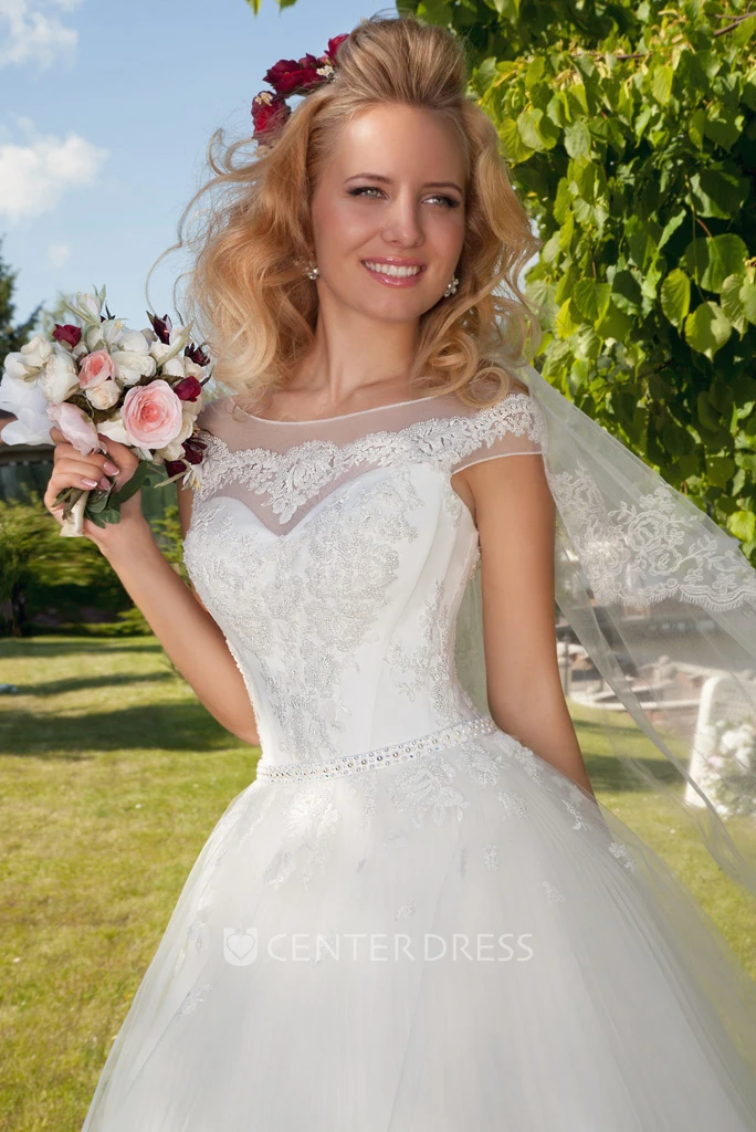 Sweetheart Maxi Appliqued Tulle Wedding Dress With Waist Jewellery And Corset Back