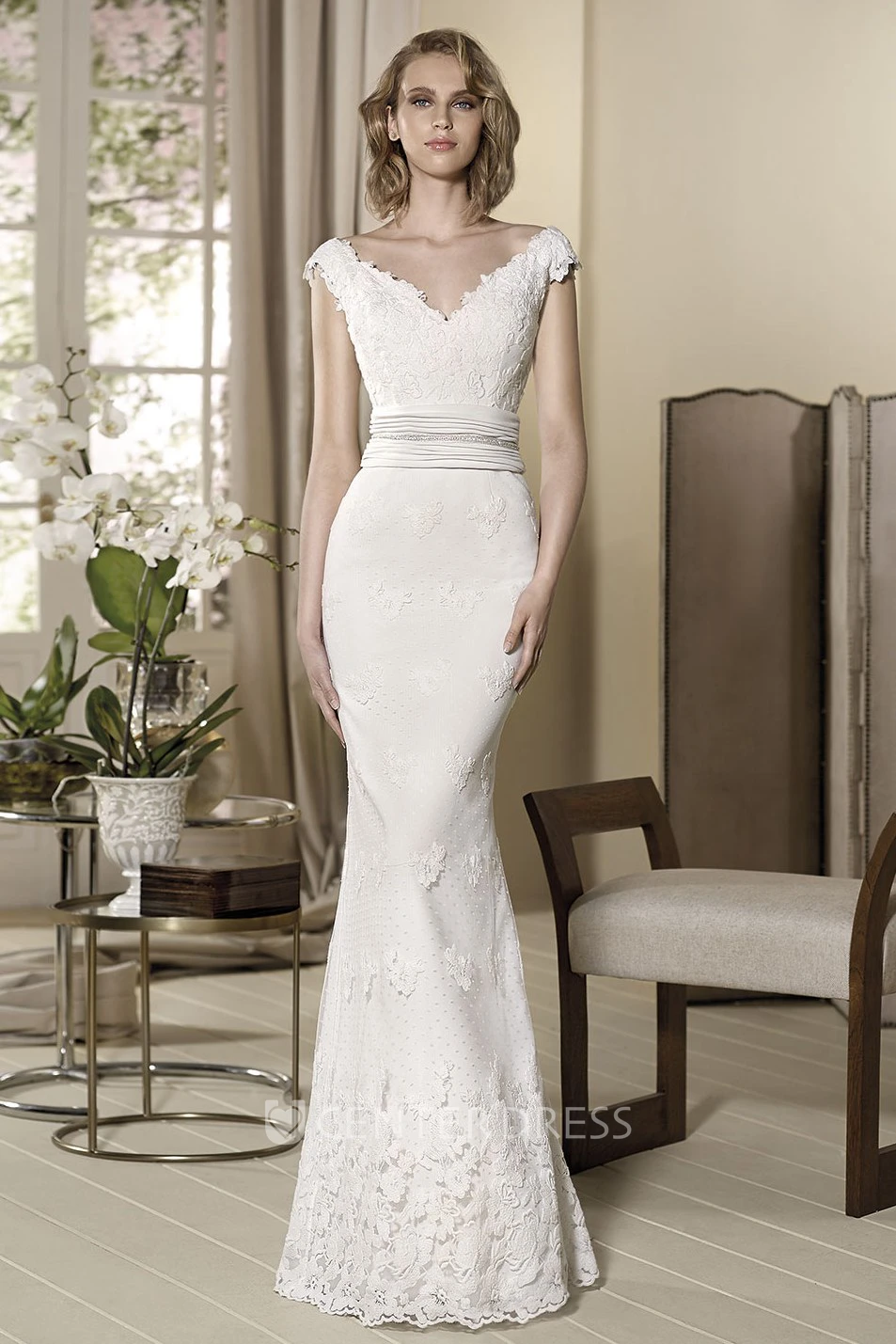 Sheath Appliqued Cap-Sleeve V-Neck Maxi Wedding Dress With Pleats