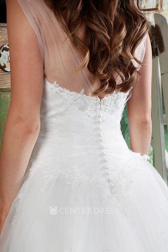 Ball Gown Sleeveless Floor-Length Appliqued Tulle Wedding Dress