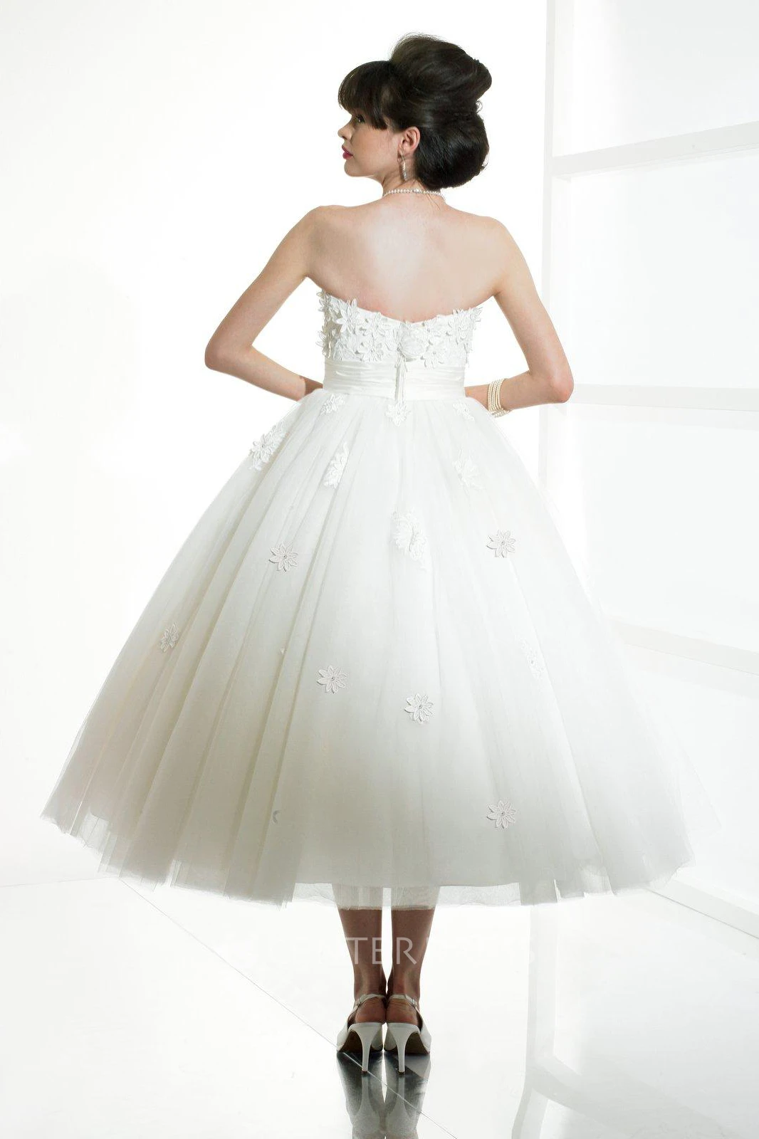 A-Line Tea-Length Appliqued Strapless Tulle Wedding Dress