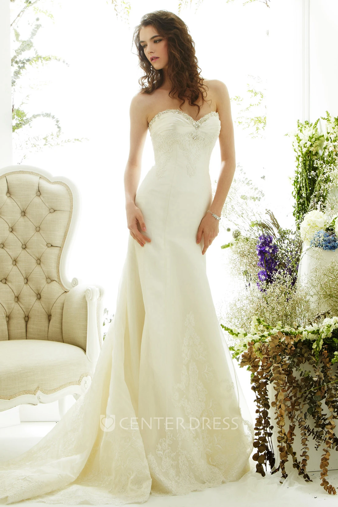 Sheath Sweetheart Appliqued Sleeveless Lace Spring Wedding Dress