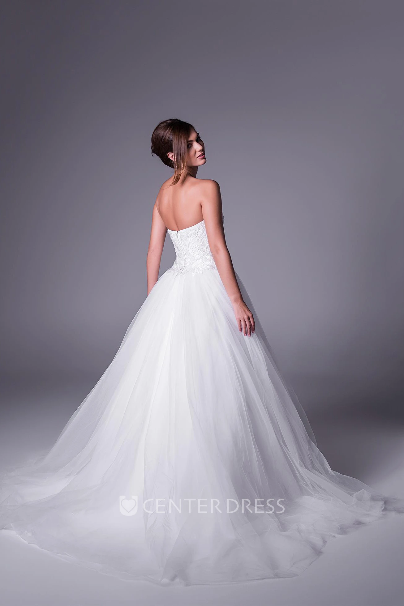 Ball Gown Floor-Length Sweetheart Tulle Wedding Dress With Appliques And Zipper