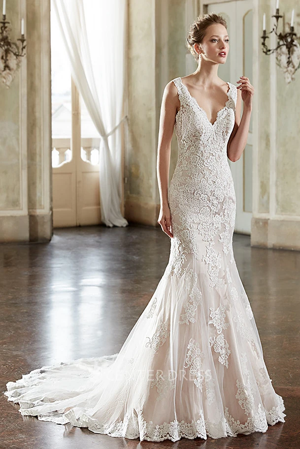 Trumpet Long Sleeveless Appliqued V-Neck Lace Warm Wedding Dress