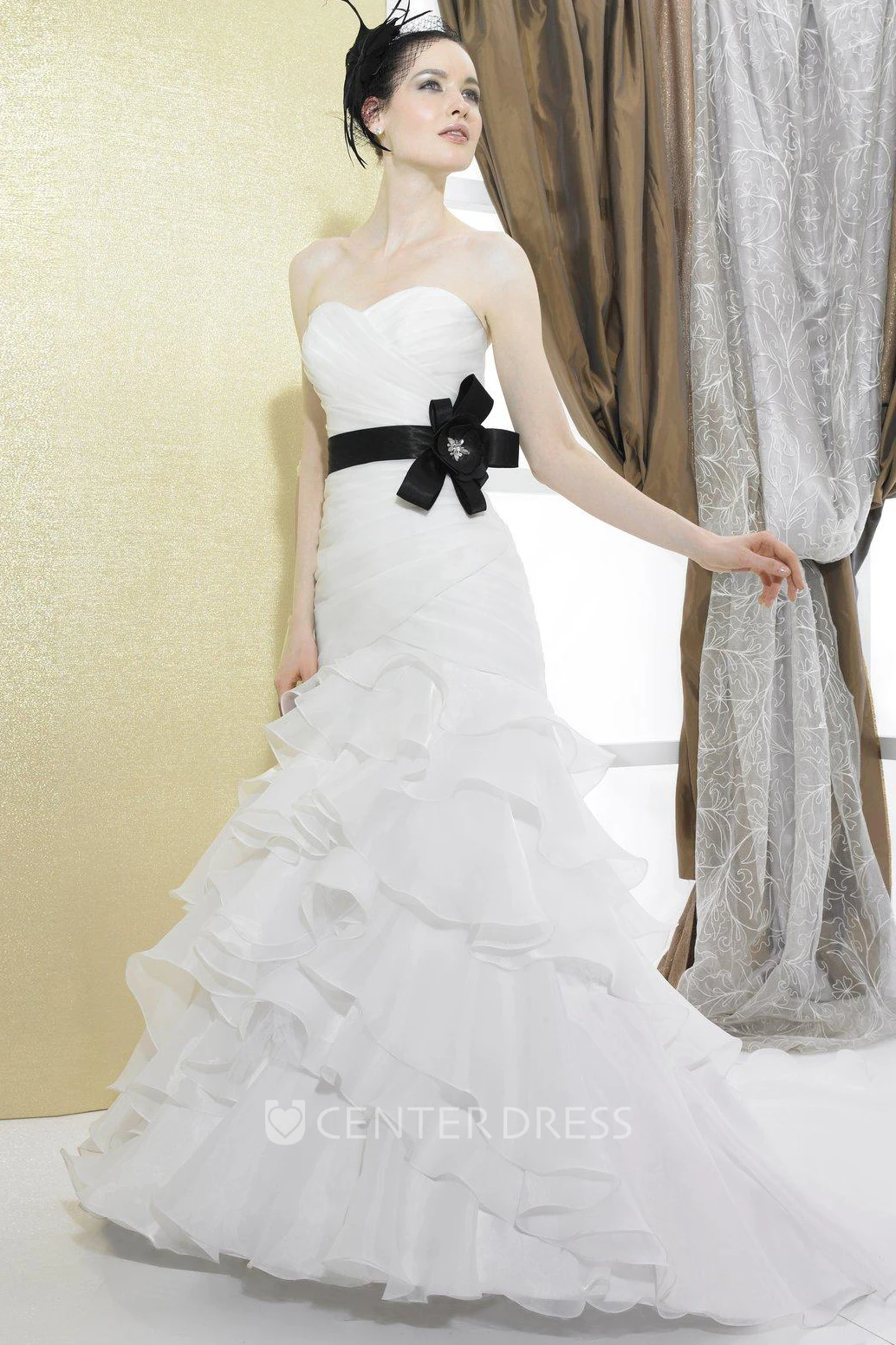 A-Line Sweetheart Long Sleeveless Criss-Cross Organza Wedding Dress With Tiers And Bow