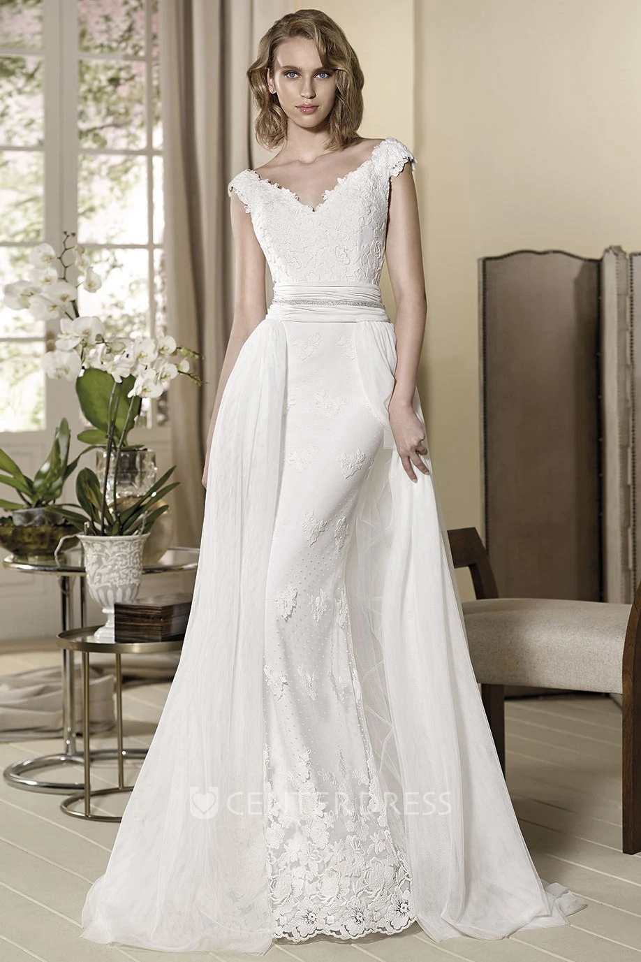 Sheath Appliqued Cap-Sleeve V-Neck Maxi Wedding Dress With Pleats