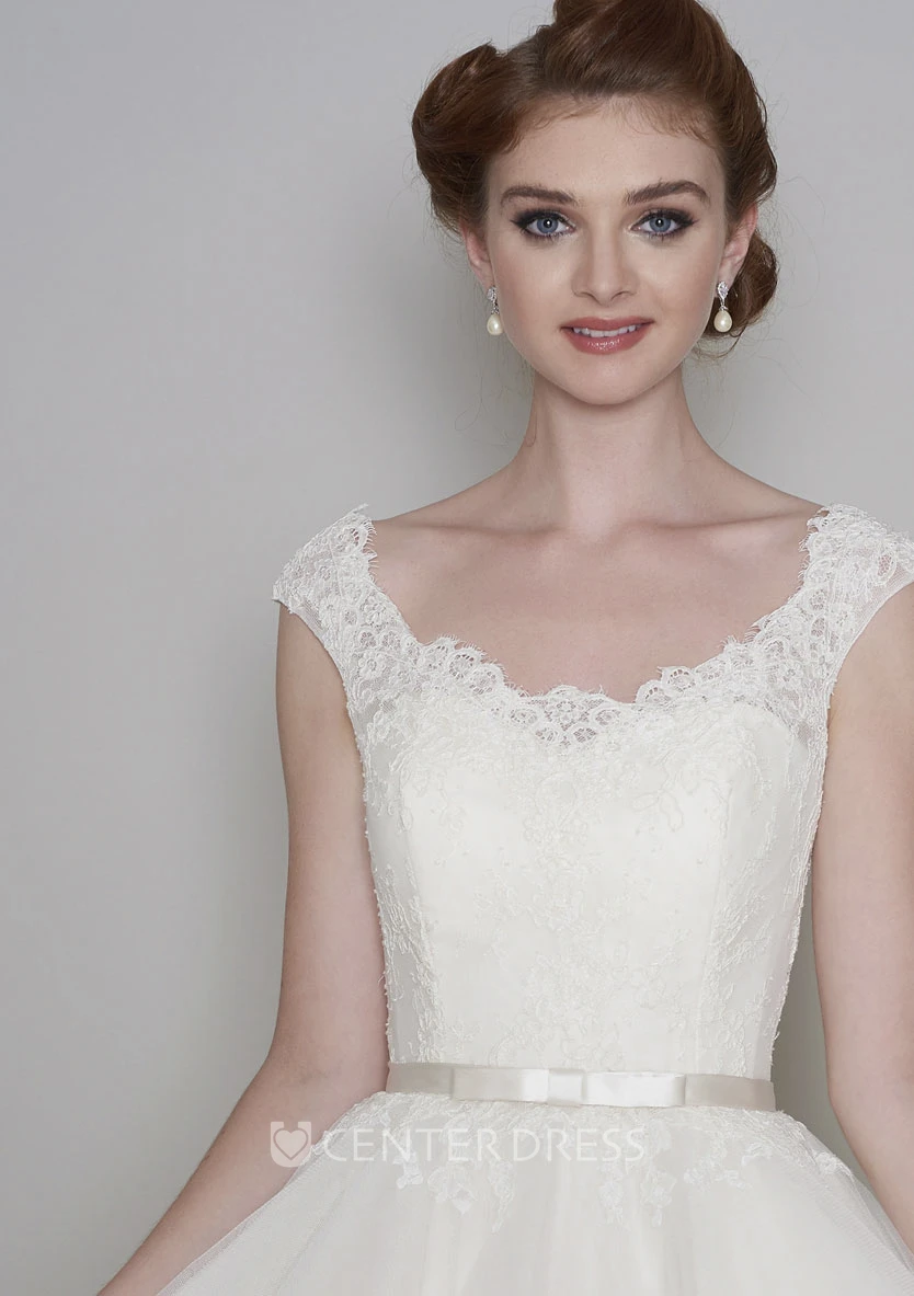 Cap Sleeve Tea length Vintage Lace V-neck Tulle Wedding Dress With Buttons