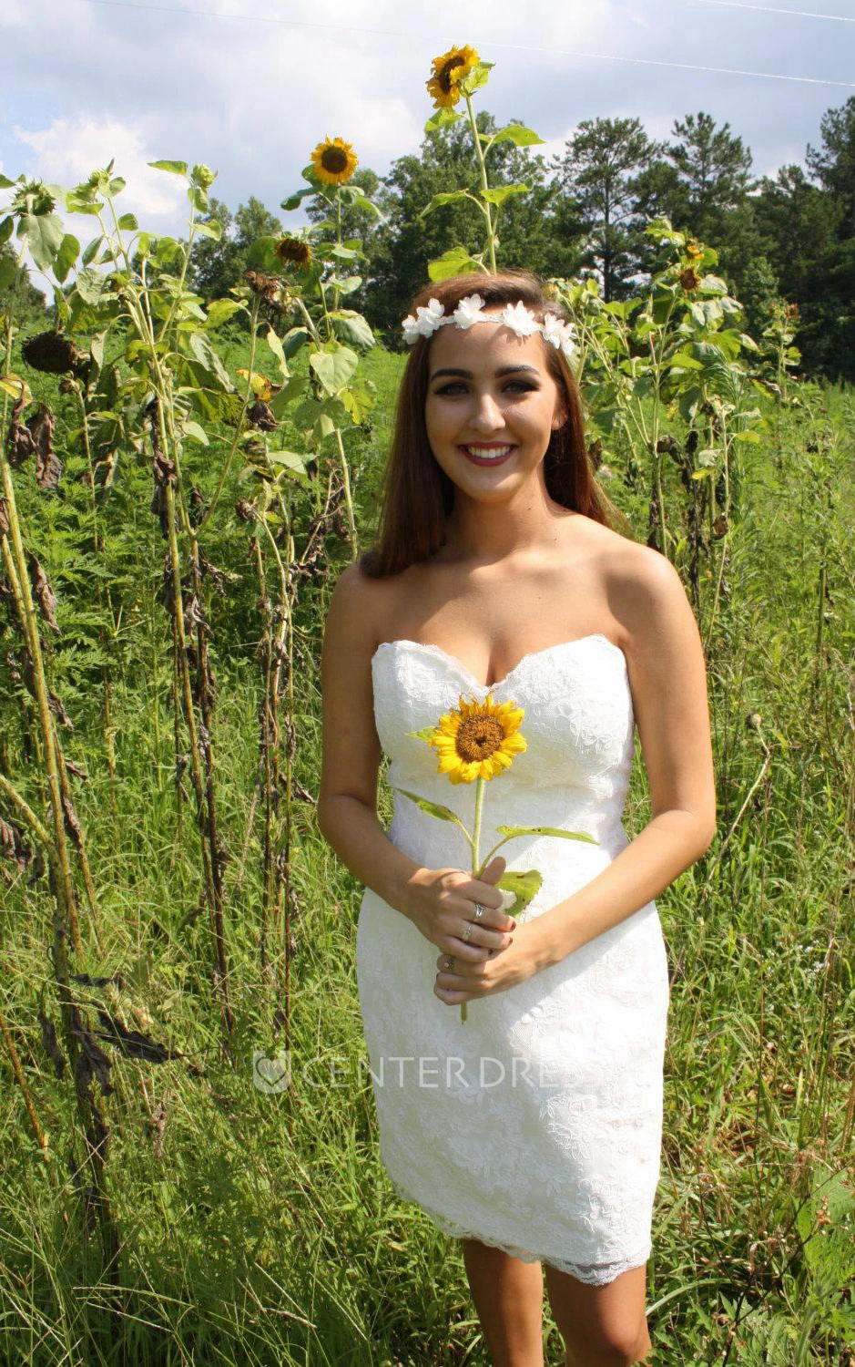 Short Strapped Sweetheart Lace Weddig Dress