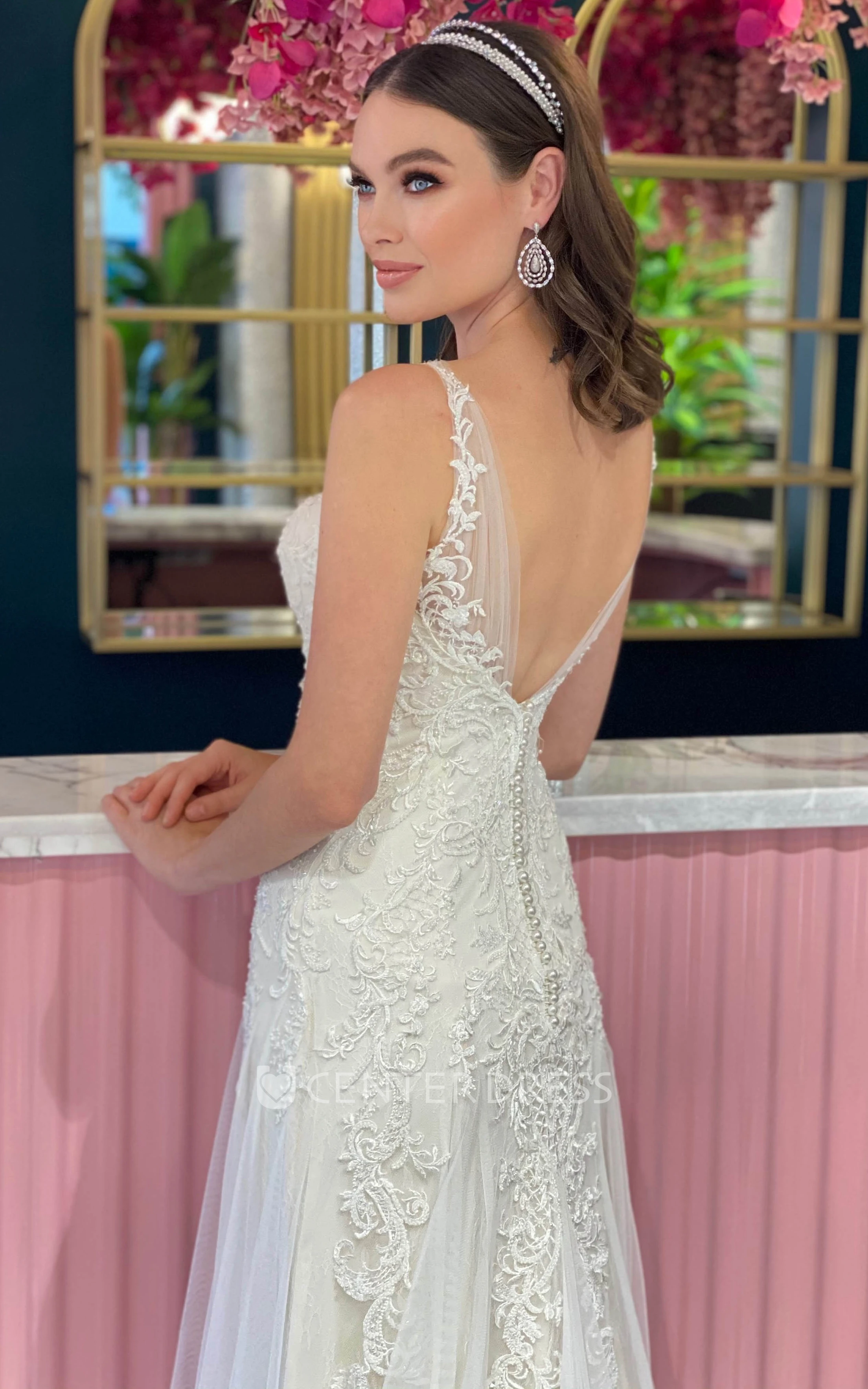 Sheath Sleeveless Lace Tulle Vintage Button Low-V Back Winter Wedding Dress with Appliques and Pleats