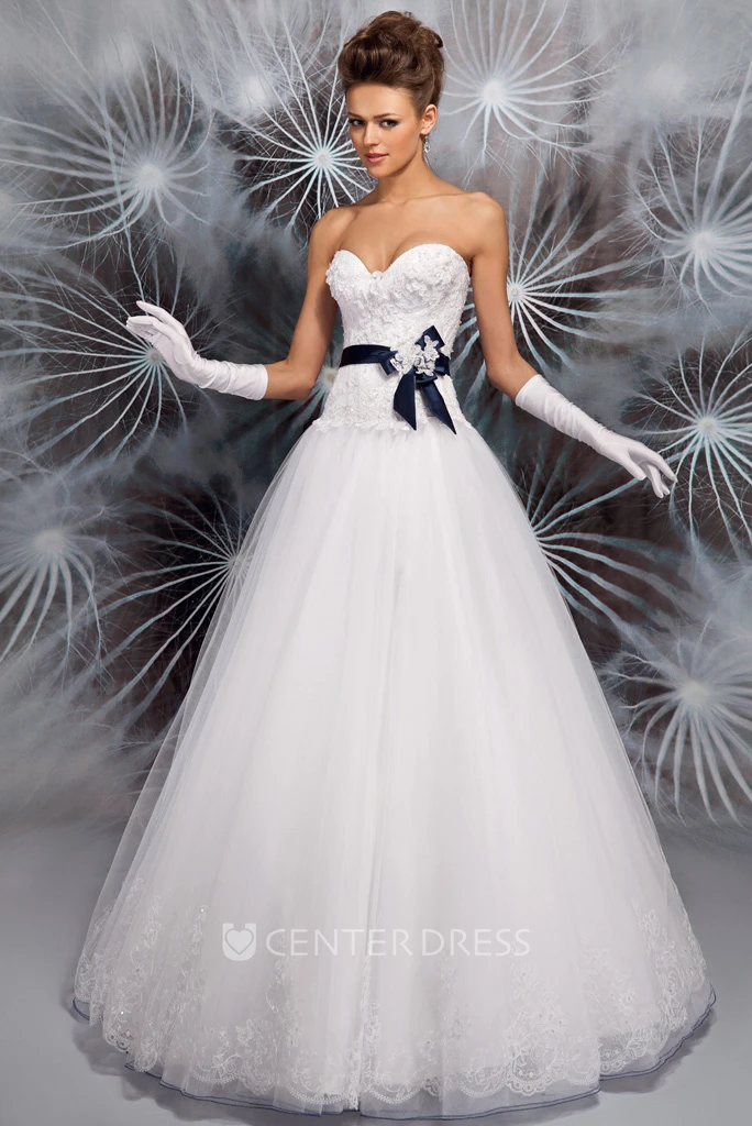 Ball-Gown Long Appliqued Sweetheart Sleeveless Tulle Wedding Dress With Corset Back And Bow