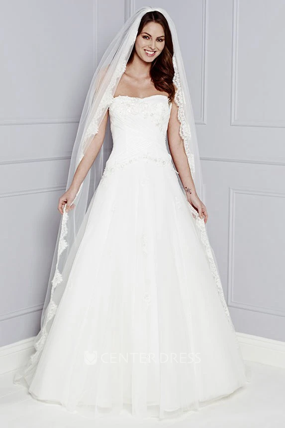 A-Line Strapless Sleeveless Ruched Long Tulle Wedding Dress With Appliques