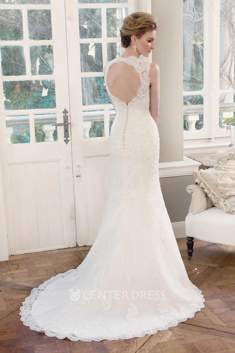 Sheath Appliqued V-Neck Sleeveless Long Lace Wedding Dress With Broach And Keyhole Back