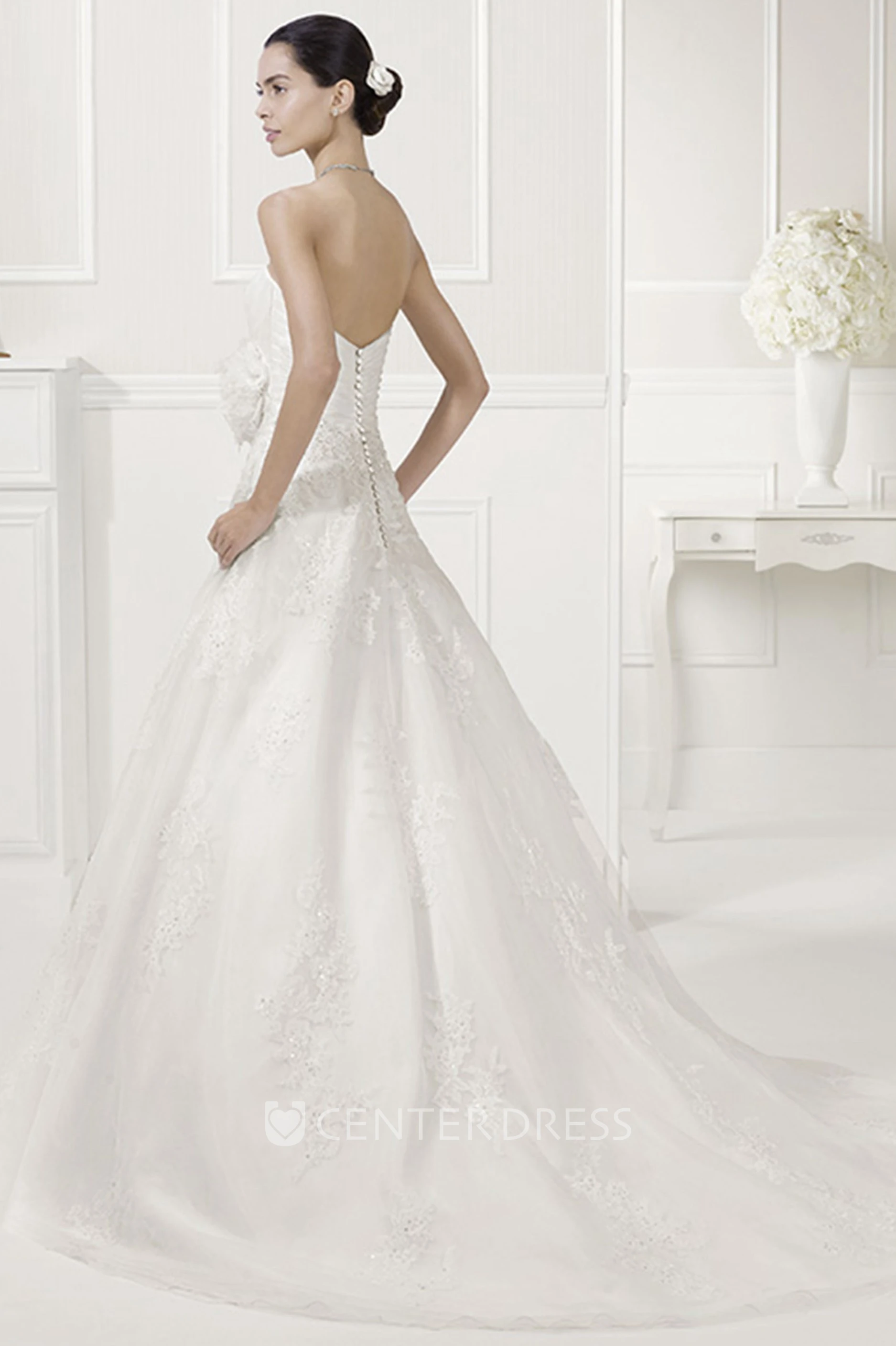Sweetheart Appliqued Tulle Bridal Gown With Removable Lace Half Sleeves