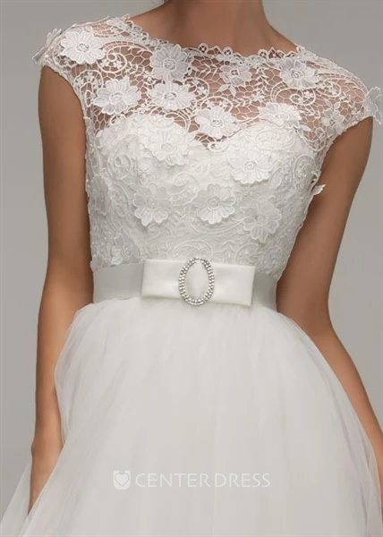 A-Line Scoop-Neck Cap-Sleeve Maxi Tulle Wedding Dress With Appliques And Illusion