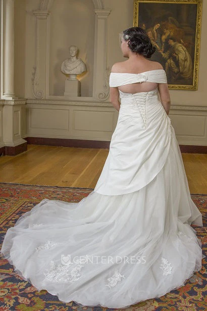 Unique Off-Shoulder Taffeta Wrapped Bridal Gown With Tulle Train
