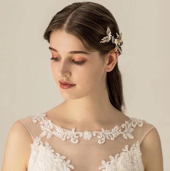 Trendy Lovely White Flower Hair Pins with Beads