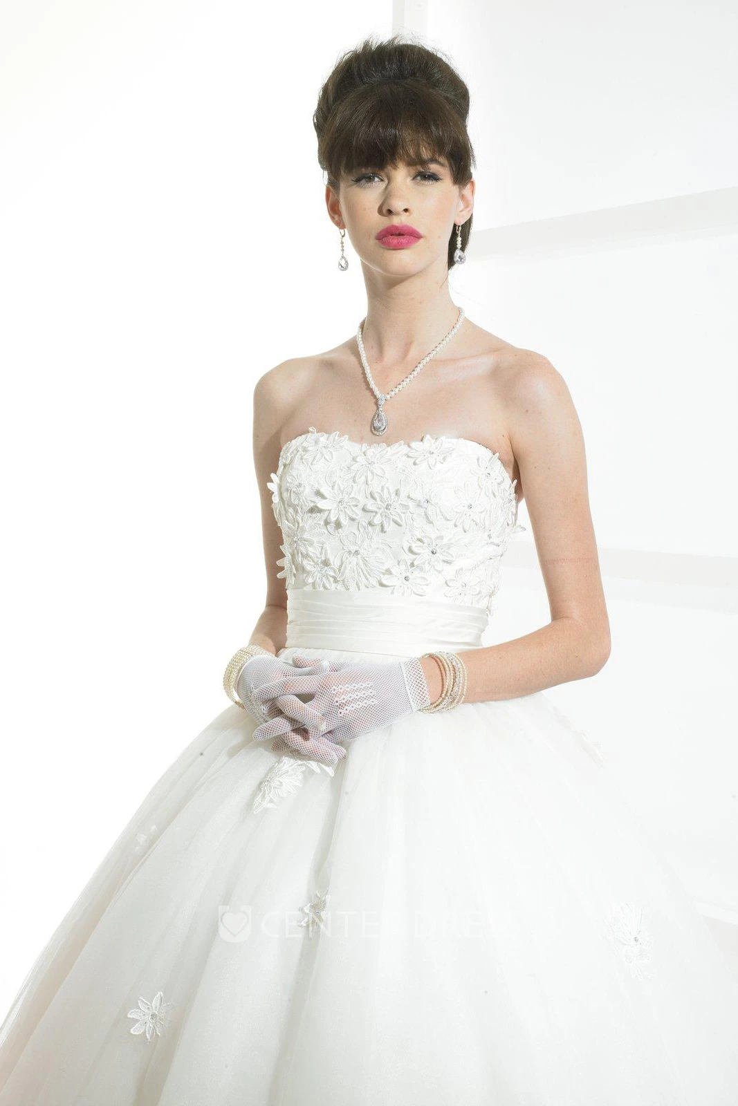 A-Line Tea-Length Appliqued Strapless Tulle Wedding Dress