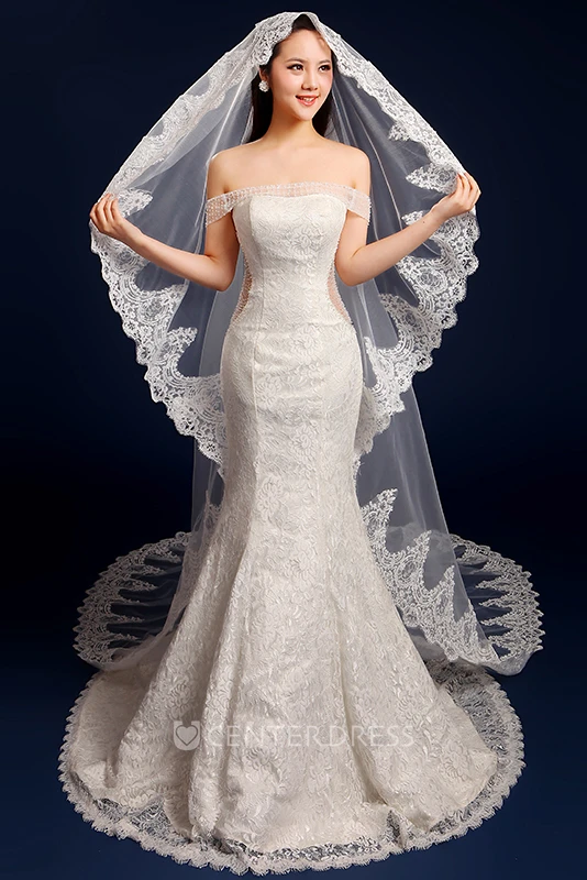 Korean Style Cathedral Wedding Veil with Exquisite Lace Edge