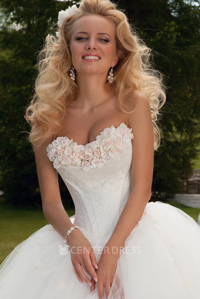 Long Sweetheart Floral Tulle Wedding Dress With Appliques