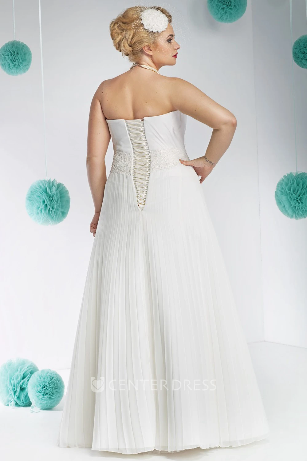A-Line Sleeveless Pleated Floor-Length Sweetheart Satin&Organza Plus Size Wedding Dress With Appliques