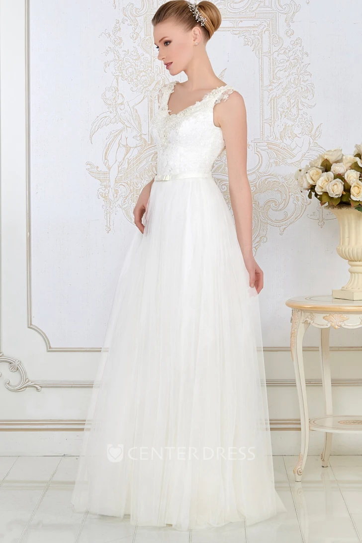 A-Line Appliqued Floor-Length Sleeveless V-Neck Tulle Wedding Dress With Pleats