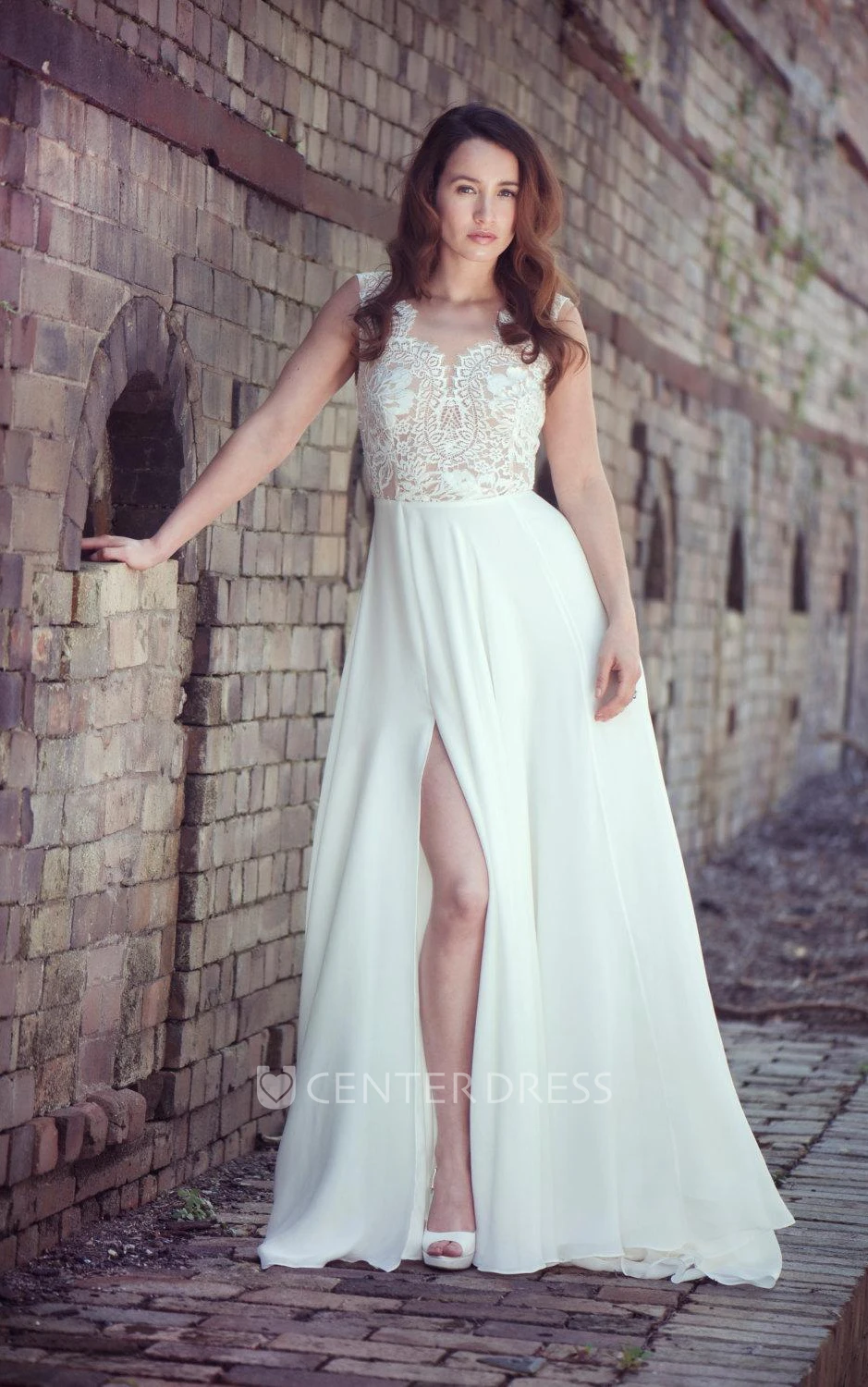 Sexy V-Neck Sleeveless Chiffon Wedding Dress With Split Side