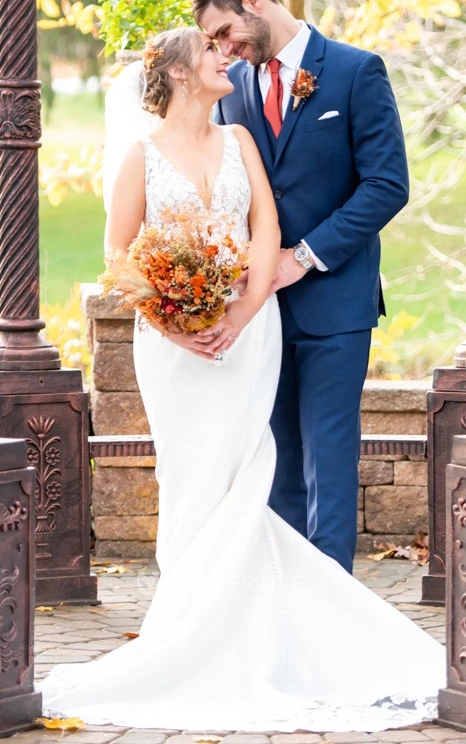 Elegant Mermaid Straps Sleeveless V-neck Lace Appliques Sweep Train Garden Wedding Dress