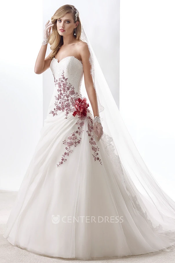 Sweetheart A-Line Pleated Wedding Dress With Floral Appliques And Side Draping Ruffles