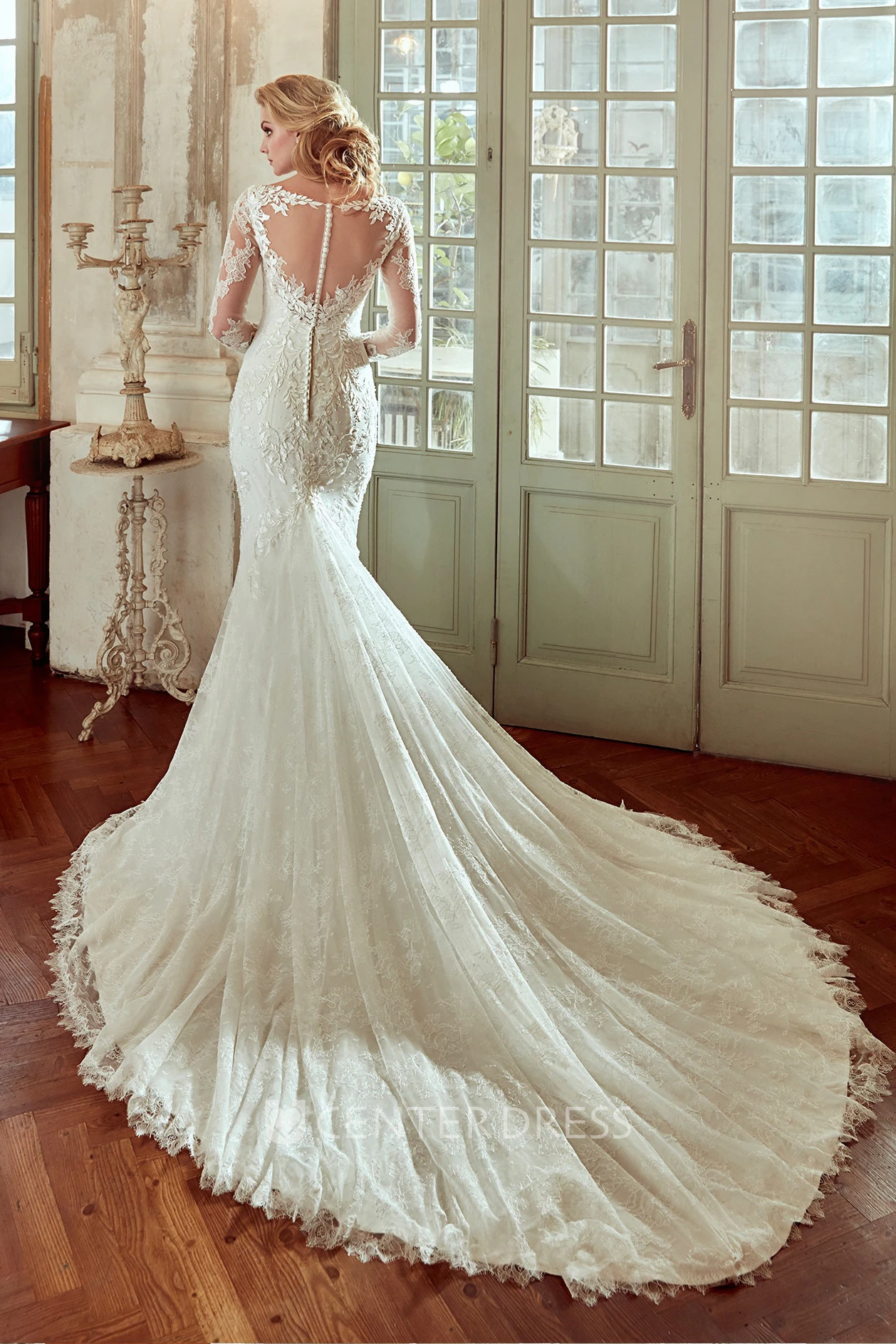 Sweetheart Long-Sleeve Lace Wedding Dress With Appliques And Court Train