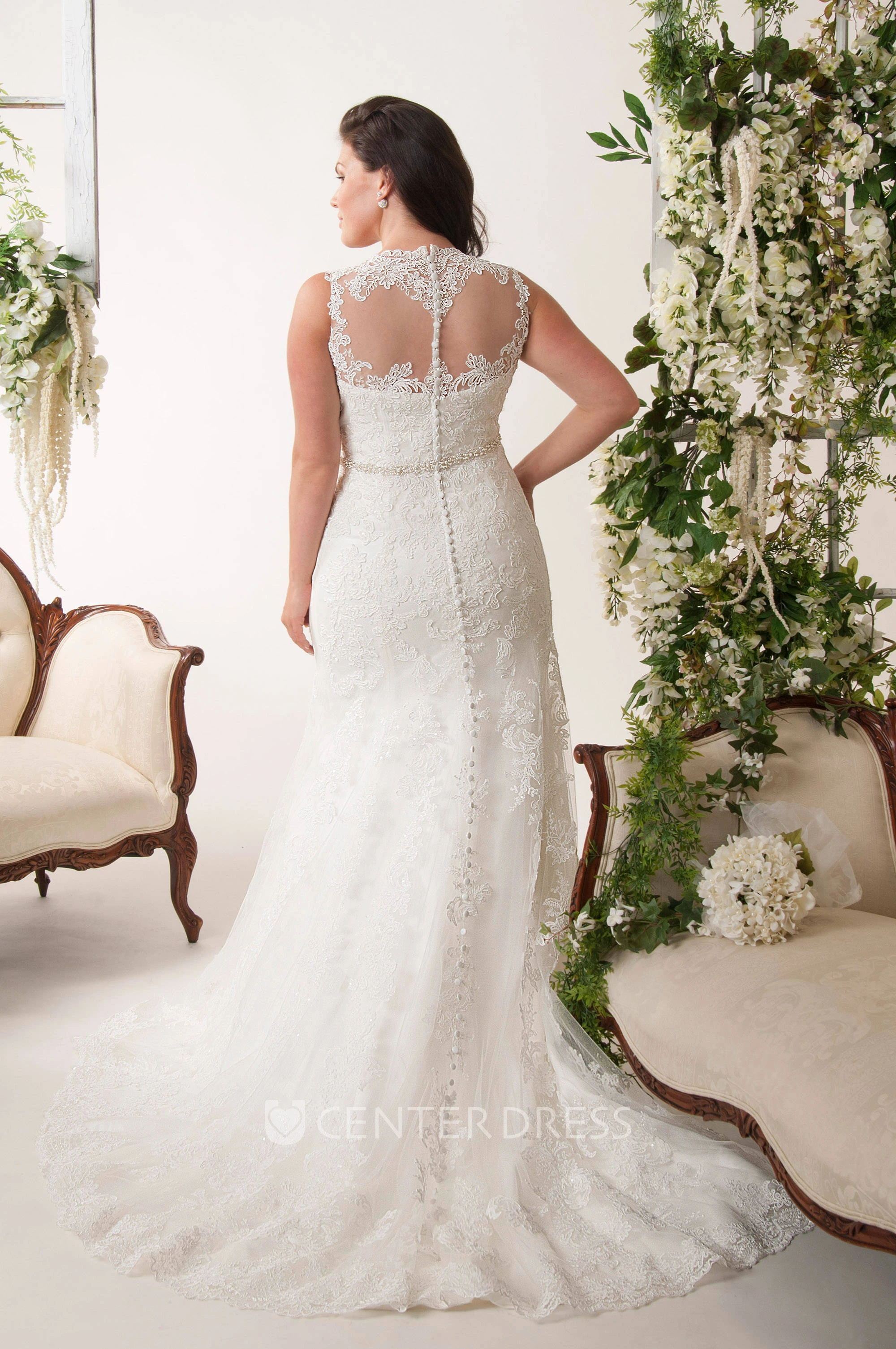 Sheath Sleeveless Scoop-Neck Appliqued Floor-Length Lace Plus Size Wedding Dress With Waist Jewellery