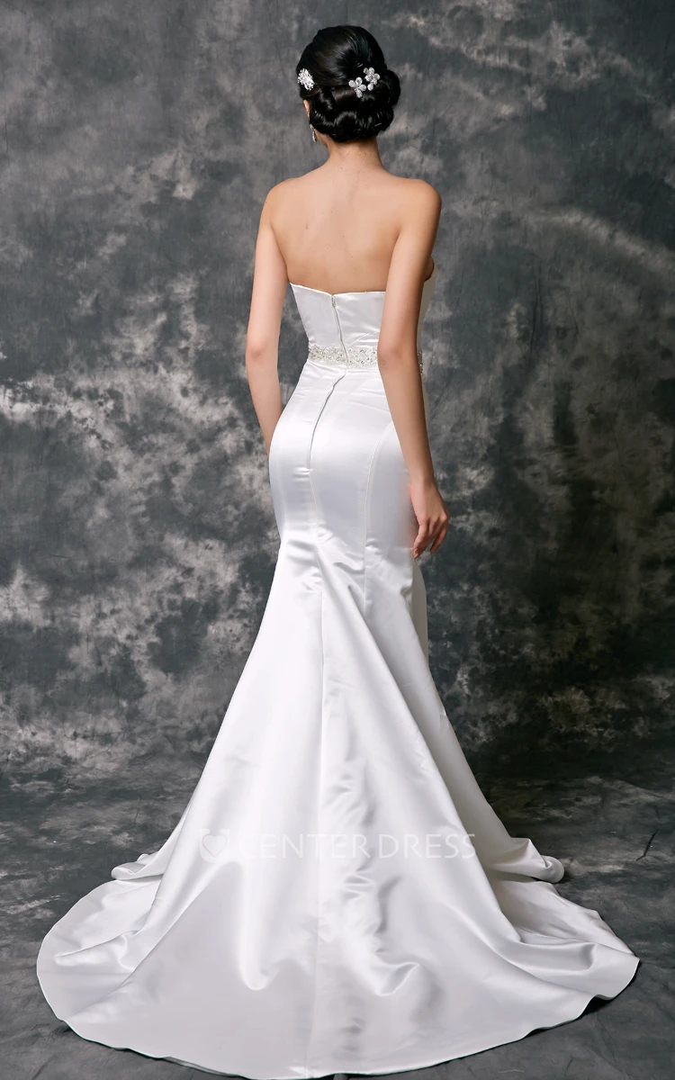 Sweetheart Sleeveless Mermaid Satin Wedding Dress With Beaded Waist