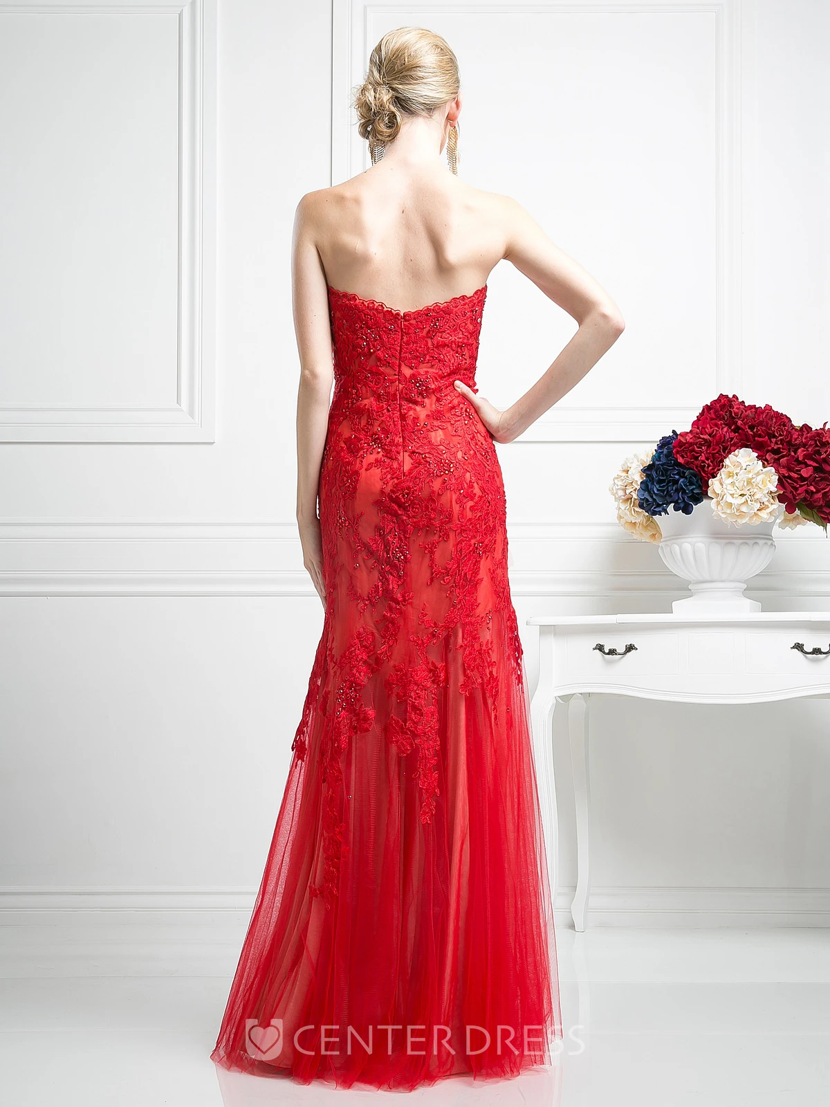 Sheath Strapless Sleeveless Lace Tulle Low-V Back Dress With Appliques And Beading