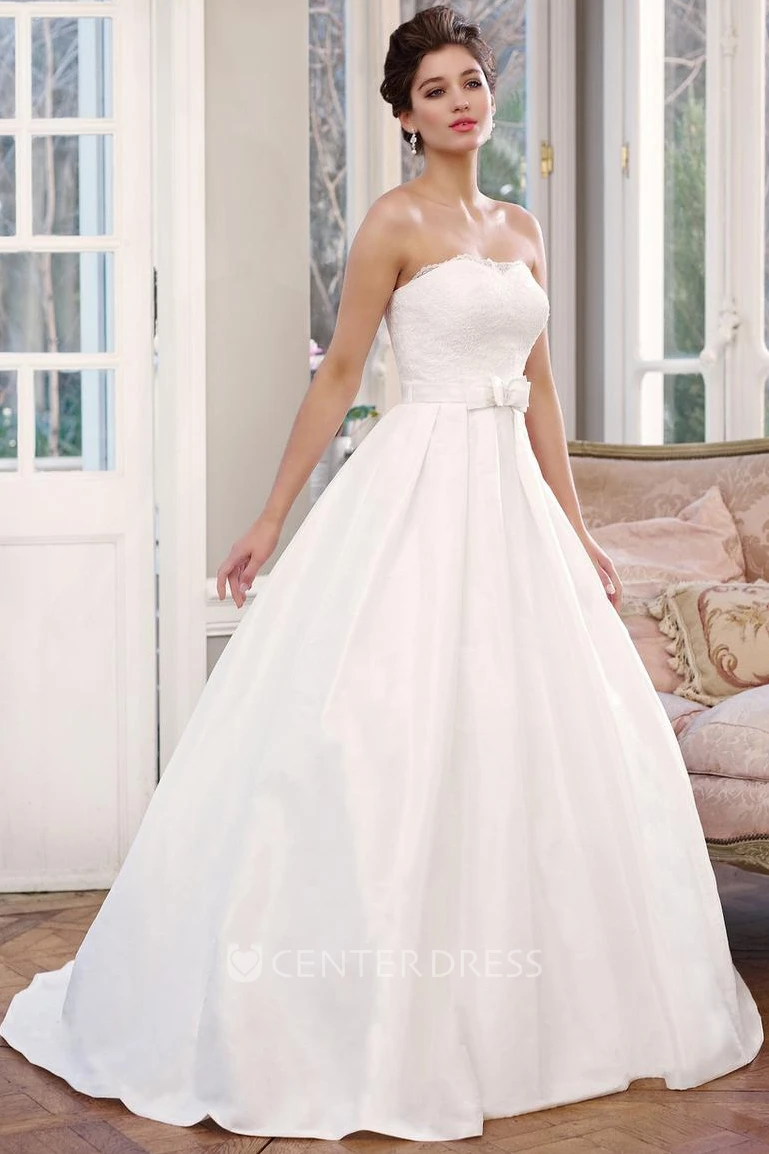 A-Line Strapless Appliqued Floor-Length Sleeveless Satin Wedding Dress With Bow And Lace-Up Back
