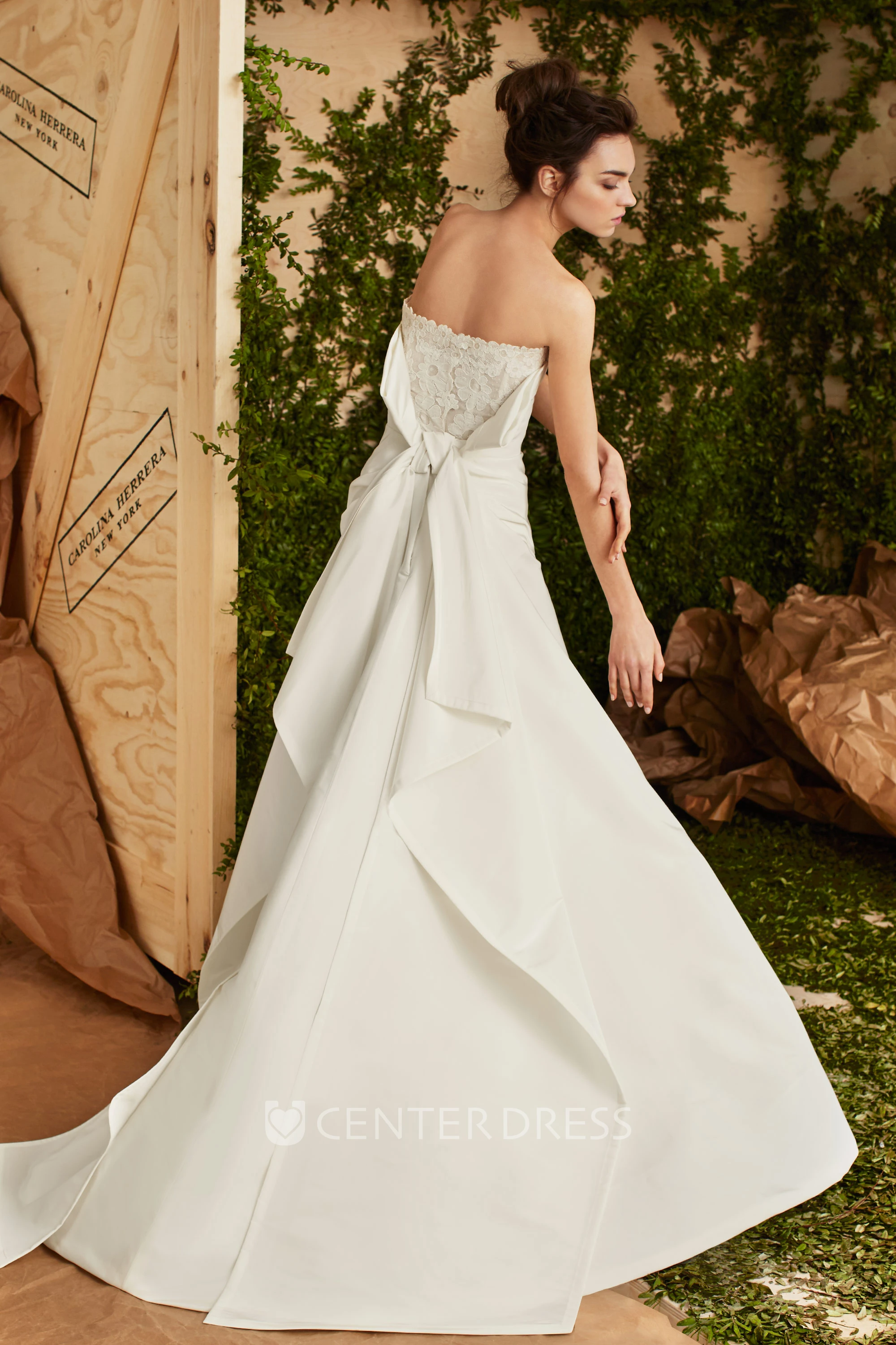 A-Line Strapless Sleeveless Maxi Bowed Satin Wedding Dress With Appliques