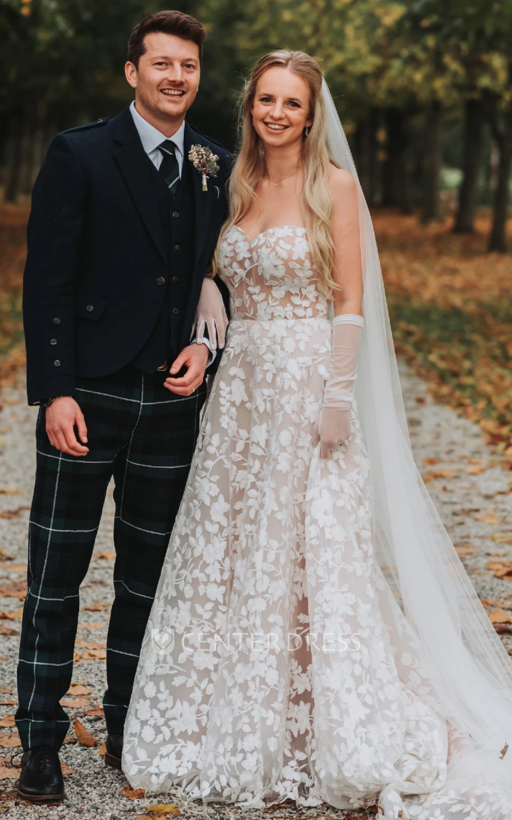 Bohemian Strapless Garden Marriage Dress A-Line with White Appliques Lace Sweep Train