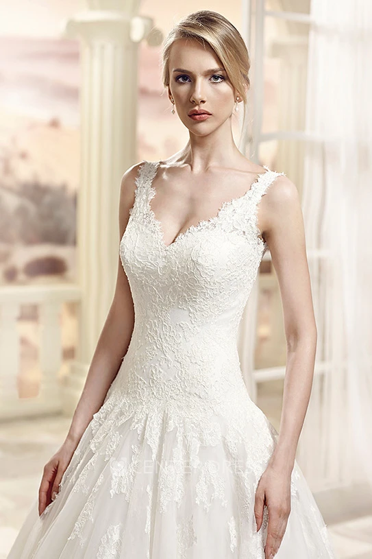 Ball Gown Sleeveless Appliqued Long V-Neck Tulle Wedding Dress
