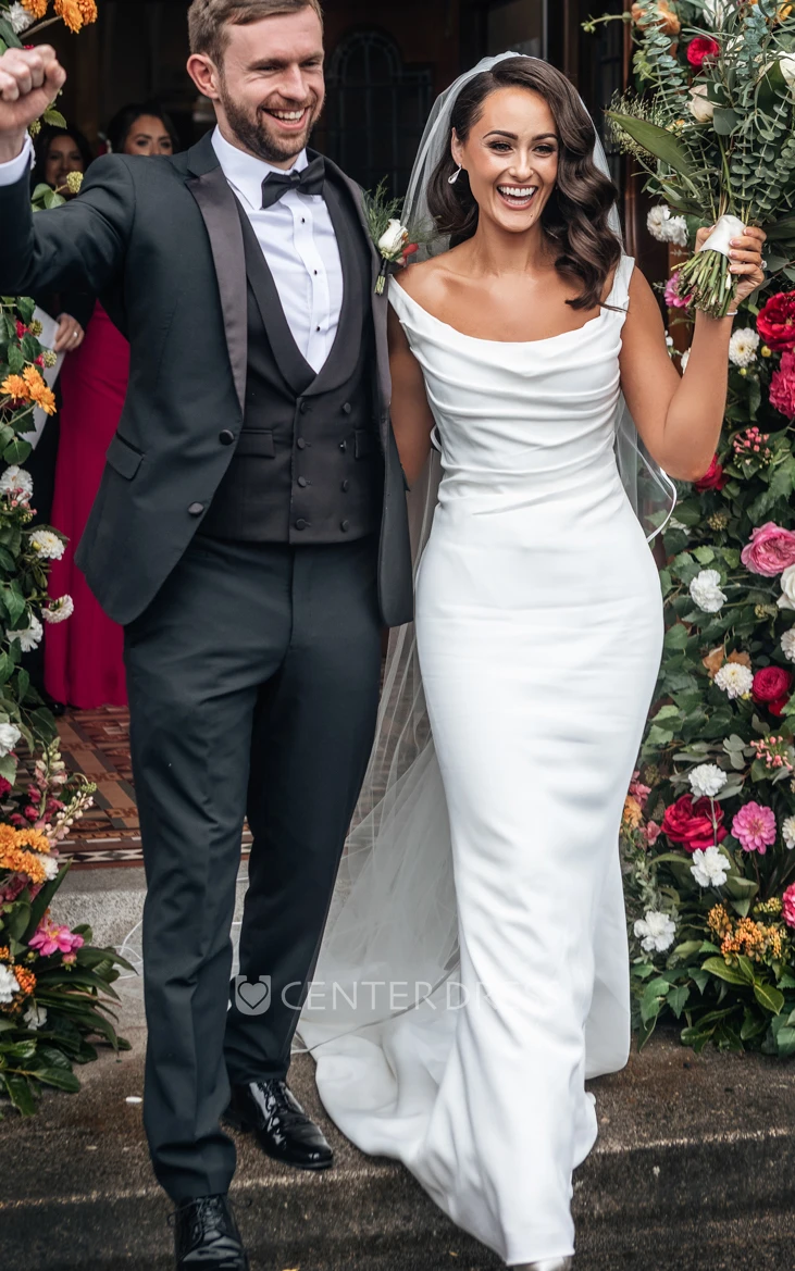Sexy Low Cut Waisted Mermaid Strapless Classic Ruched Elegant Satin Trailing Wedding Dress