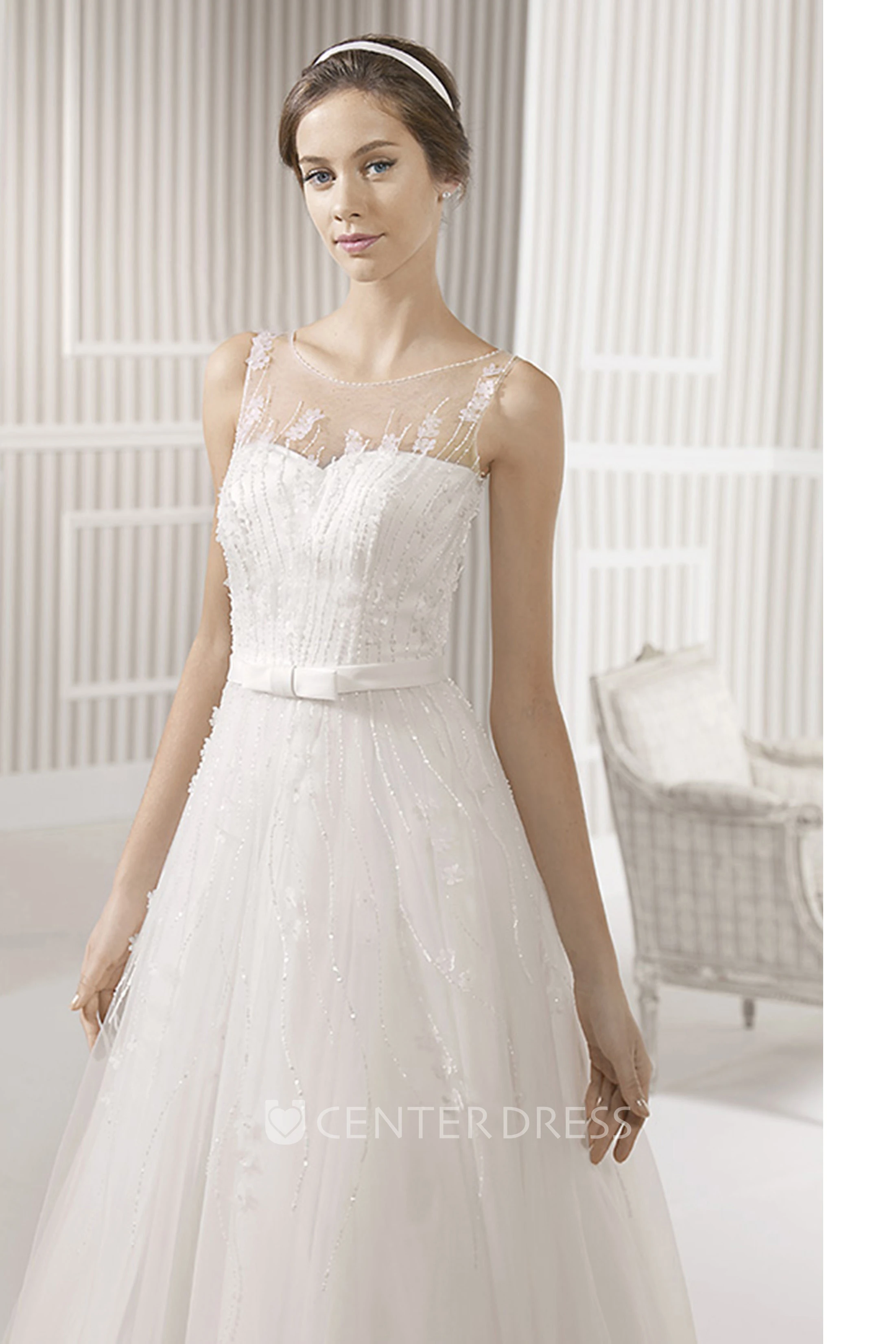 A-Line Scoop Sleeveless Appliqued Floor-Length Tulle&Satin Winter Wedding Dress