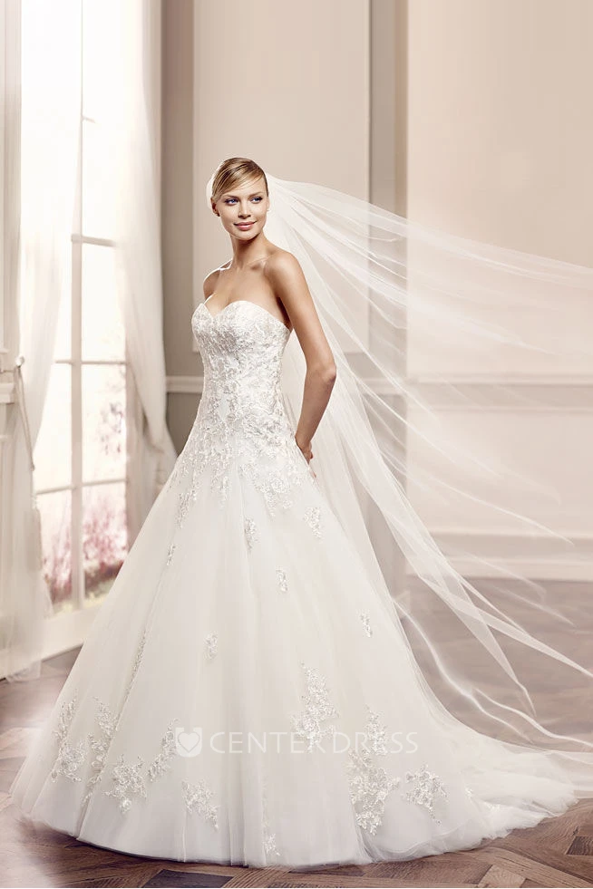 A-Line Sweetheart Floor-Length Sleeveless Appliqued Tulle Wedding Dress