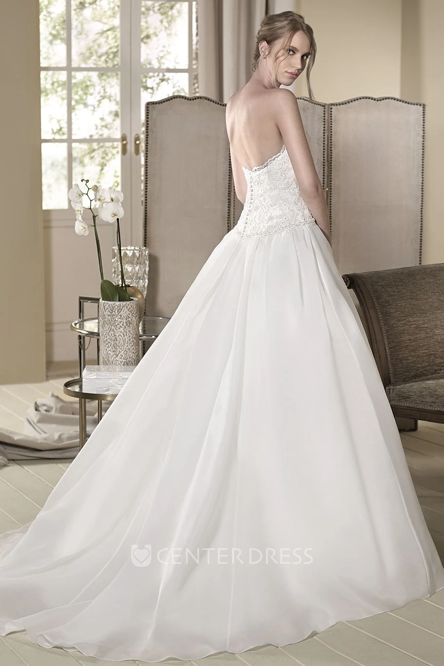 A-Line Appliqued Strapless Sleeveless Floor-Length Organza Wedding Dress