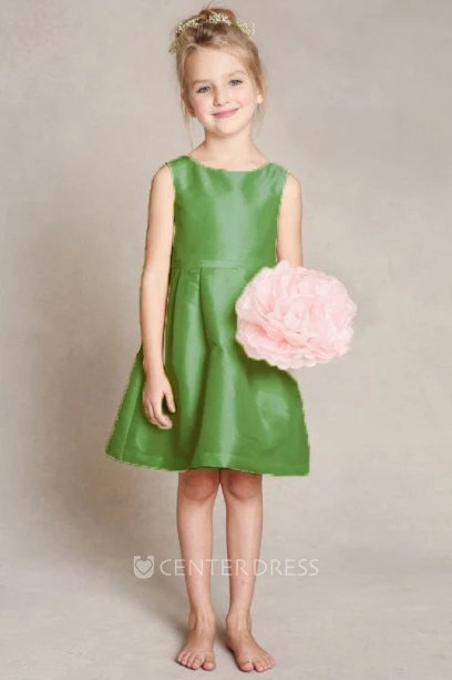 A-Line Bowed Sleeveless Long Scoop-Neck Satin Flower Girl Dress