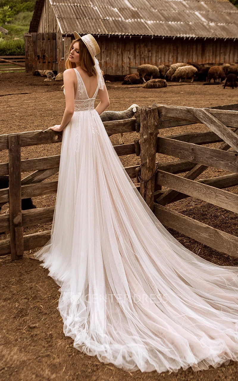 Elegant Tulle A-Line Wedding Dress with Plunging Neckline and Appliques Wedding Dress