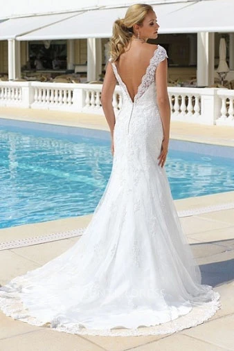 Mermaid Cap-Sleeve Lace Wedding Dress With Deep-V Back