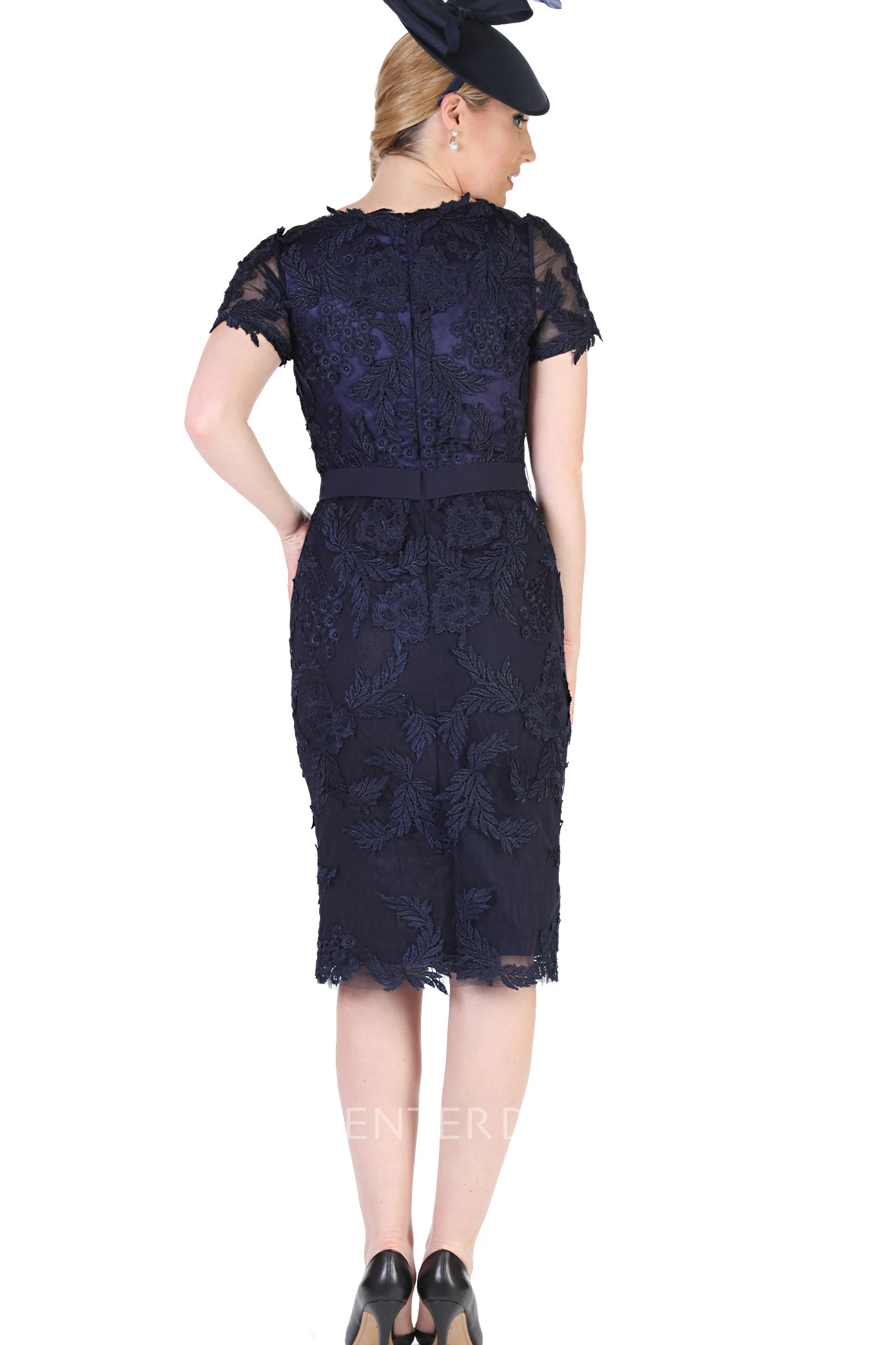 Pencil Knee-Length Scoop Neck Appliqued T-Shirt Sleeve Lace Mother Of The Bride Dress
