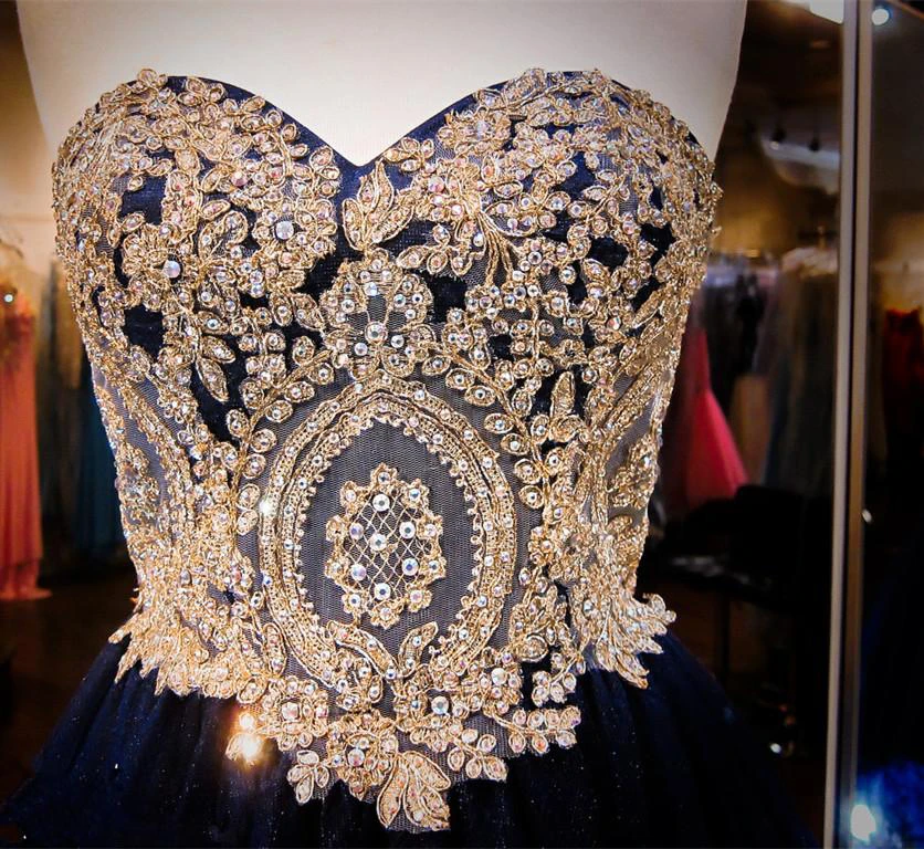 Luxurious Sleeveless Sweetheart Short Homecoming Dress Crystals Appliques