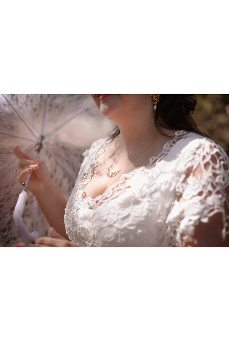 V-Neck Short Sleeve Lace Chiffon Plus Size Warm Wedding Dress