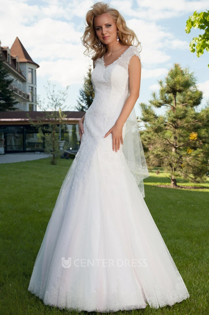 Mermaid Sleeveless V-Neck Lace Wedding Dress With Keyhole